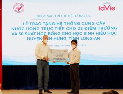 La Vie tài trợ chương trình nước sạch học đường đến gần 10.000 học sinh tại Long An